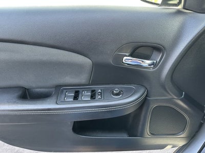 2013 Dodge Avenger SE