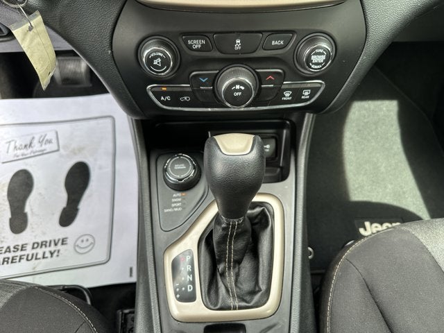 2016 Jeep Cherokee Sport