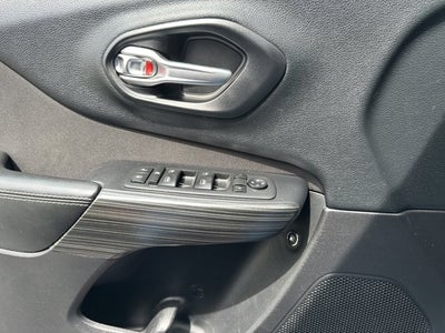 2016 Jeep Cherokee Sport