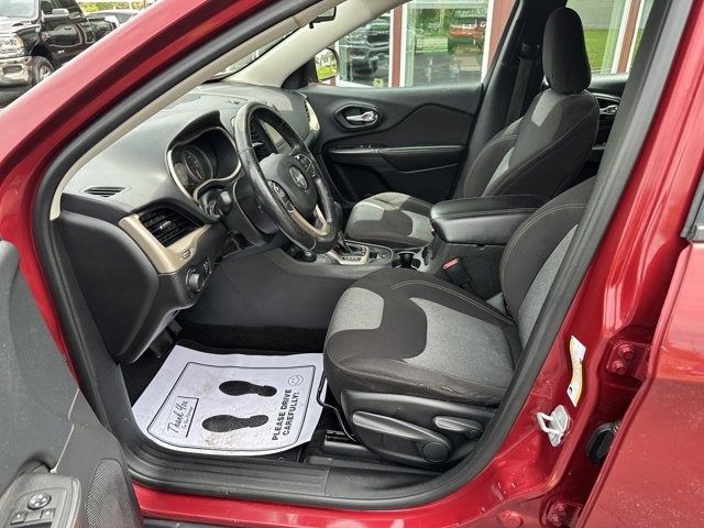 2016 Jeep Cherokee Sport