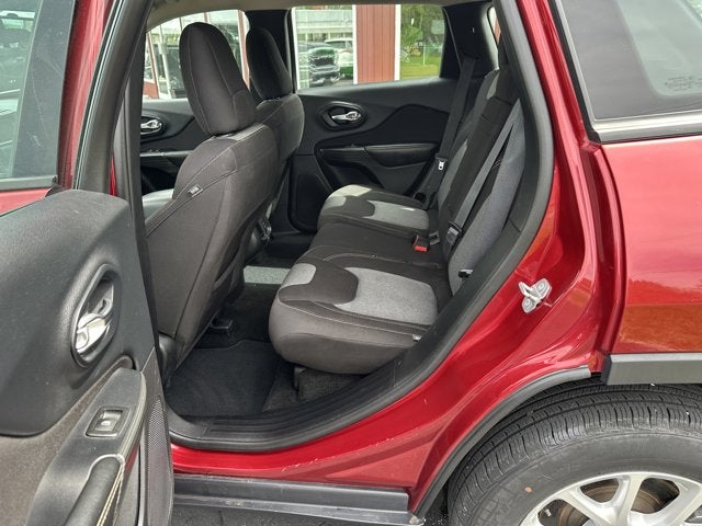 2016 Jeep Cherokee Sport