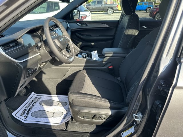 2026 Jeep Grand Cherokee GRAND CHEROKEE L LAREDO X 4X4