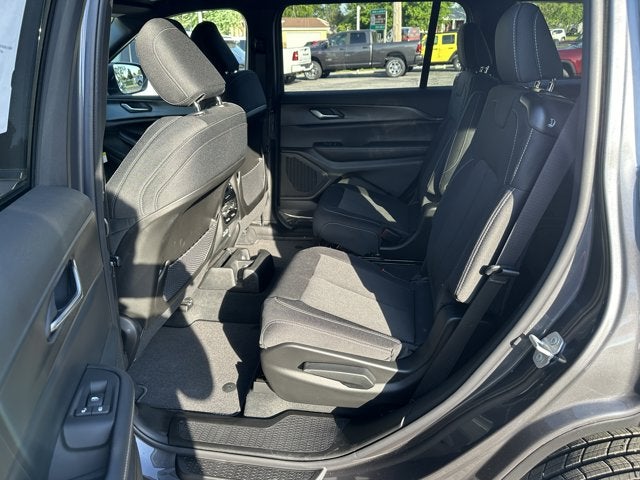 2026 Jeep Grand Cherokee GRAND CHEROKEE L LAREDO X 4X4