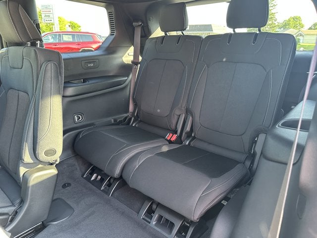 2026 Jeep Grand Cherokee GRAND CHEROKEE L LAREDO X 4X4