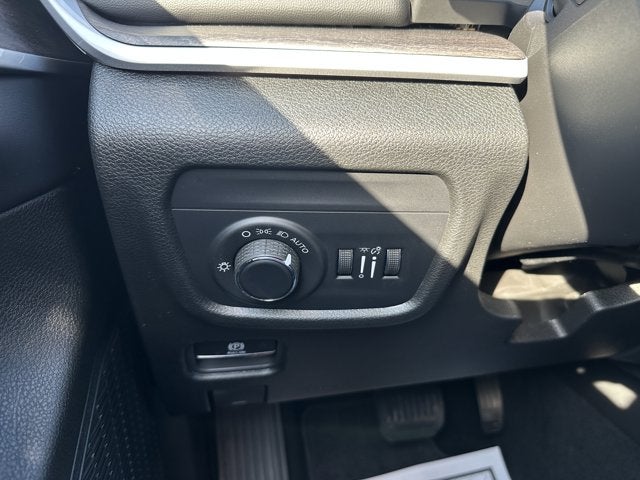 2026 Jeep Grand Cherokee GRAND CHEROKEE L LAREDO ALTITUDE 4X4