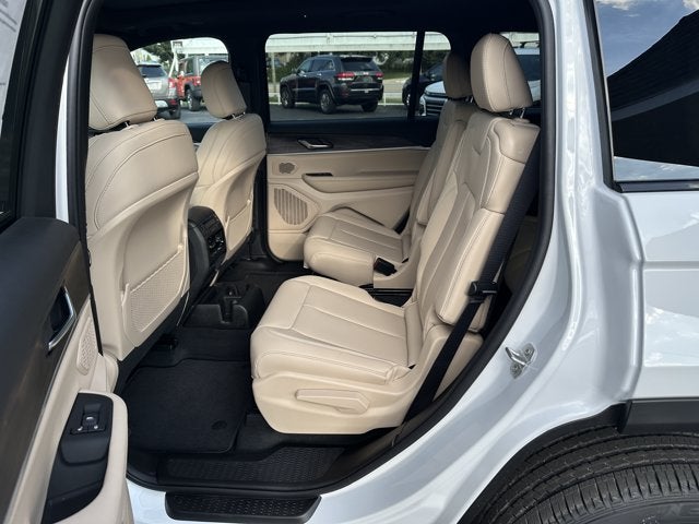 2027 Jeep Grand Cherokee Limited