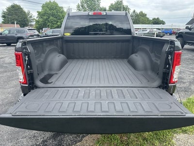 2020 RAM 1500 Big Horn Crew Cab 4x4 5'7' Box