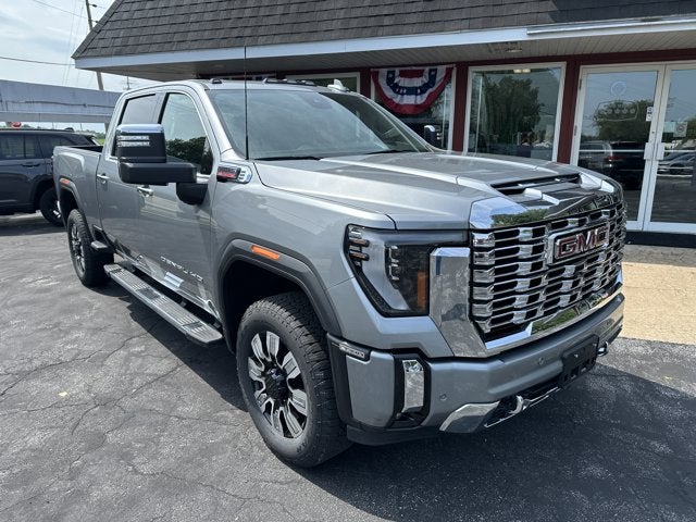 2025 GMC Sierra 2500HD 4WD Crew Cab Standard Bed Denali