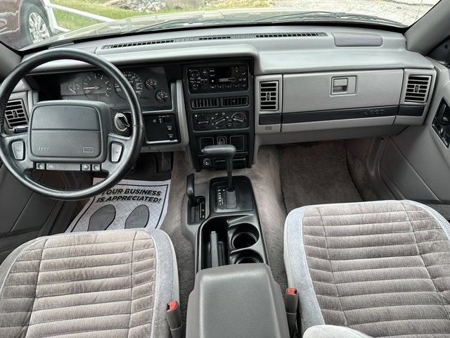 1993 Jeep Grand Cherokee Laredo