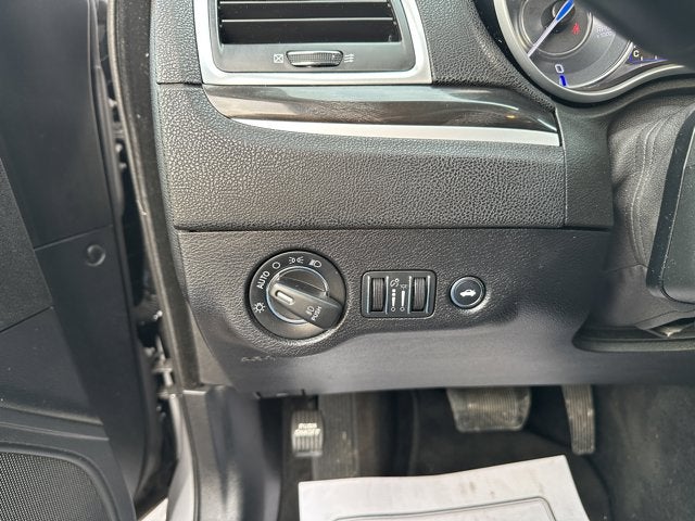 2015 Chrysler 300 Limited