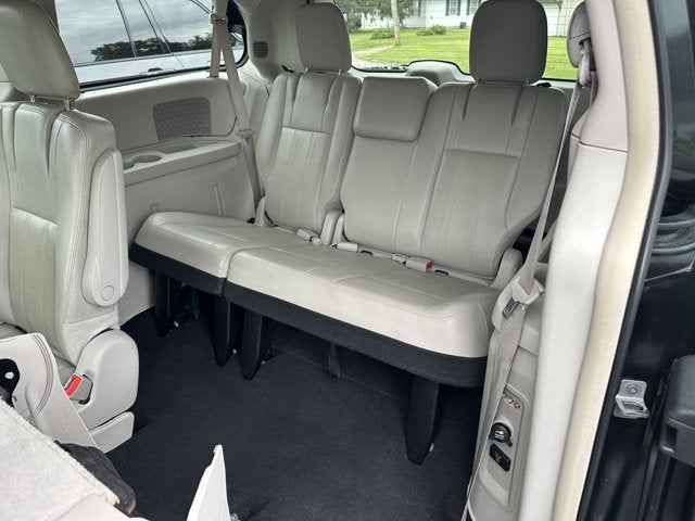 2012 Chrysler Town & Country Touring
