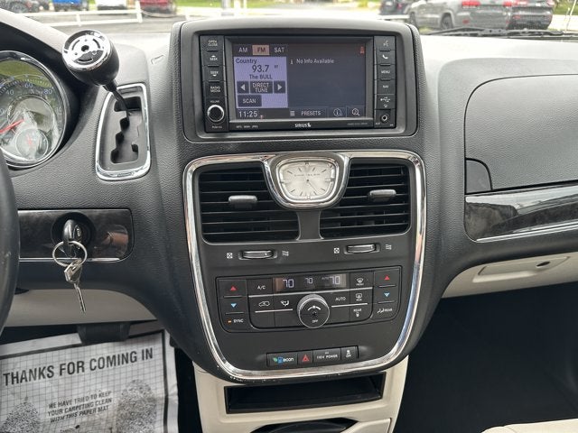 2012 Chrysler Town & Country Touring