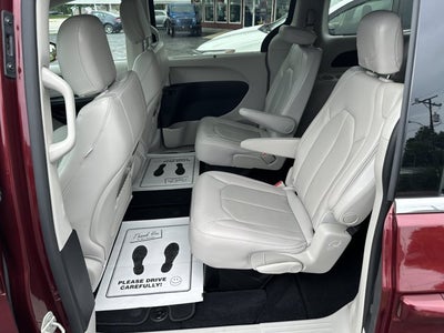 2021 Chrysler Pacifica Touring L